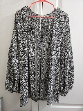 Max Studio Black and White Printed Peasant Tunic